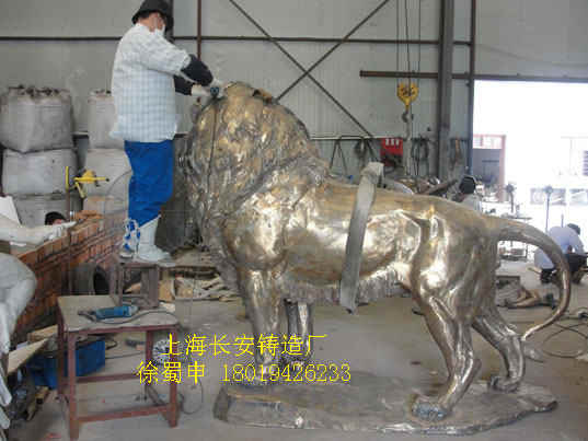 铜雕塑铸造18019426233