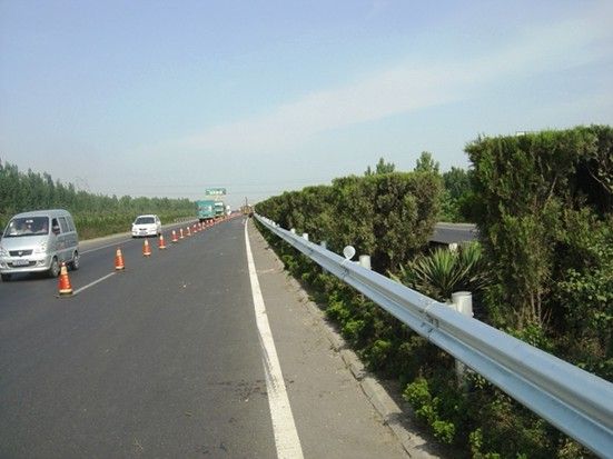 广西省高速护栏板，波形护栏板多少钱 米?欢迎来电咨询。