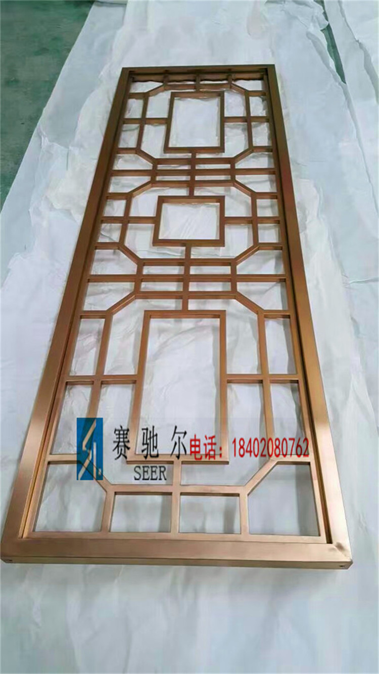 中式风格的现代家庭装饰屏风