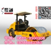贵州六盘水5.5吨重单钢轮压路机 振动力6吨道路碾实机价格